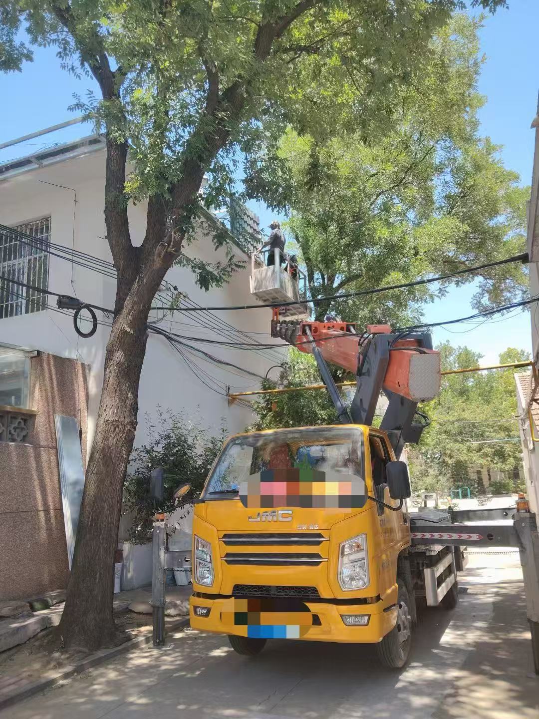 永春县高空作业车能吊装重物吗？最大承载多少公斤？